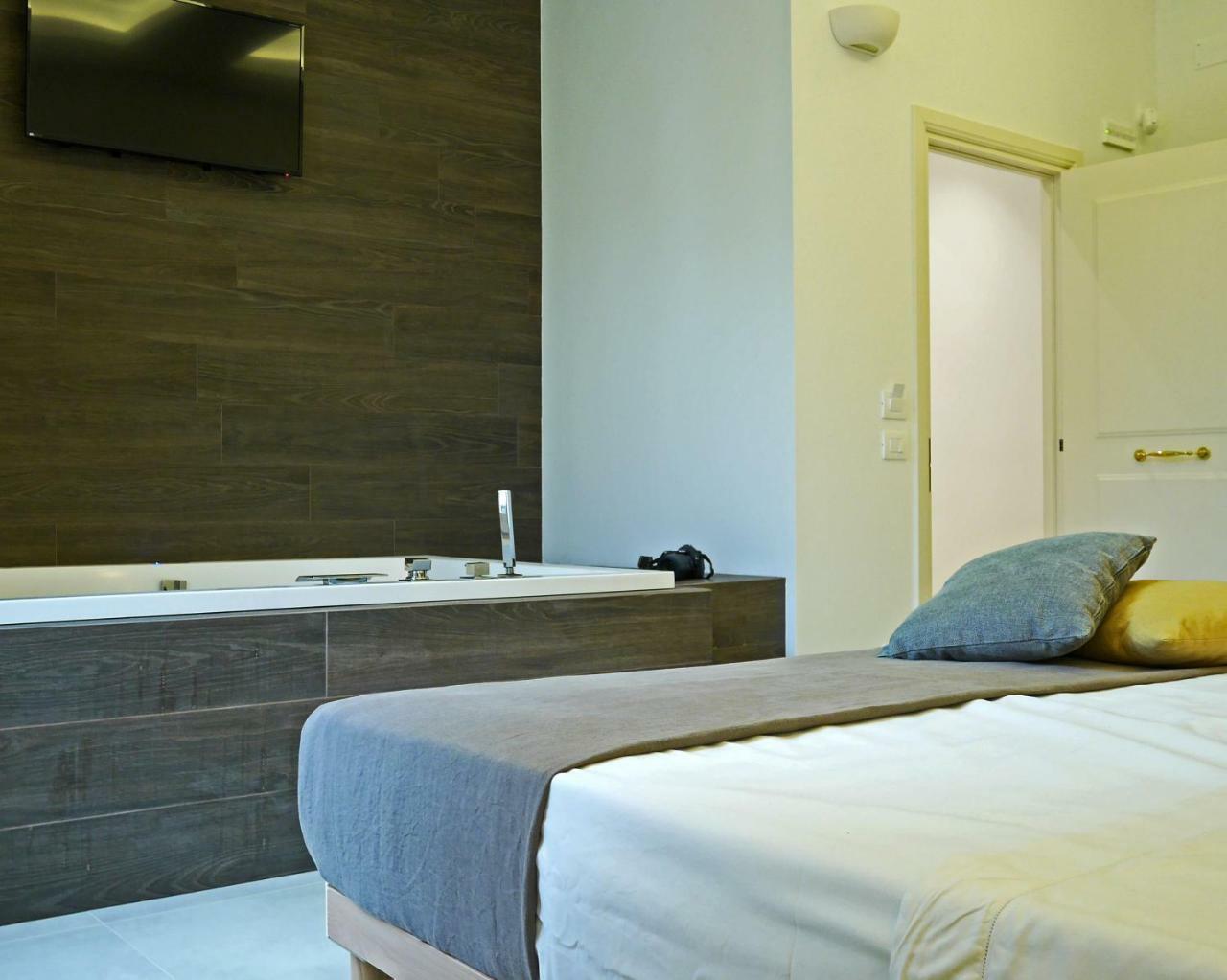Palazzo San Lazzaro Bed and Breakfast Λέτσε Εξωτερικό φωτογραφία